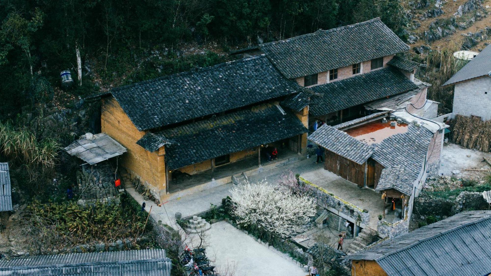 Nha Co Lao Xa Homestay Hmong & Bungalow Air Conditioner Dong Van  Eksteriør billede