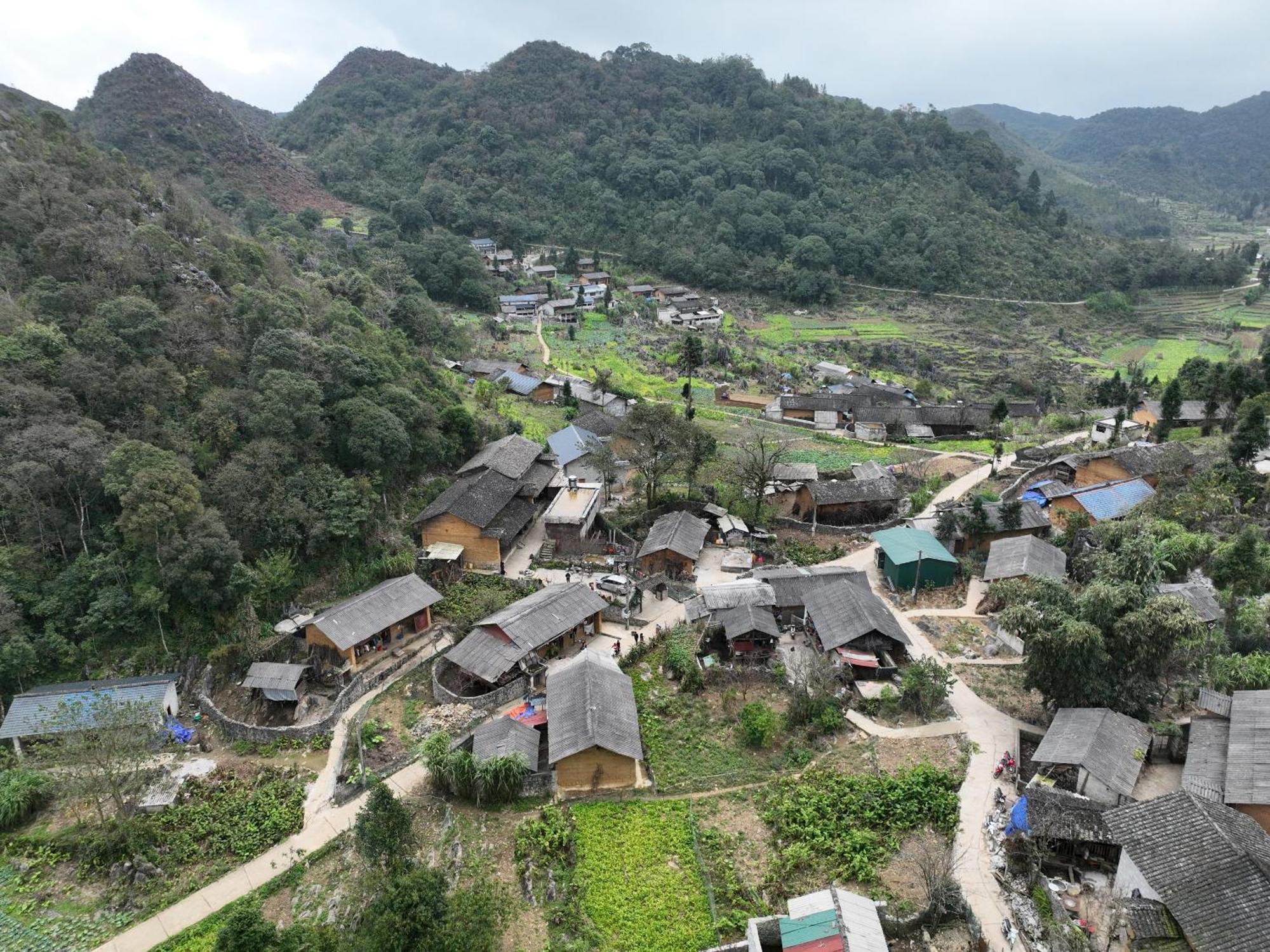 Nha Co Lao Xa Homestay Hmong & Bungalow Air Conditioner Dong Van  Eksteriør billede