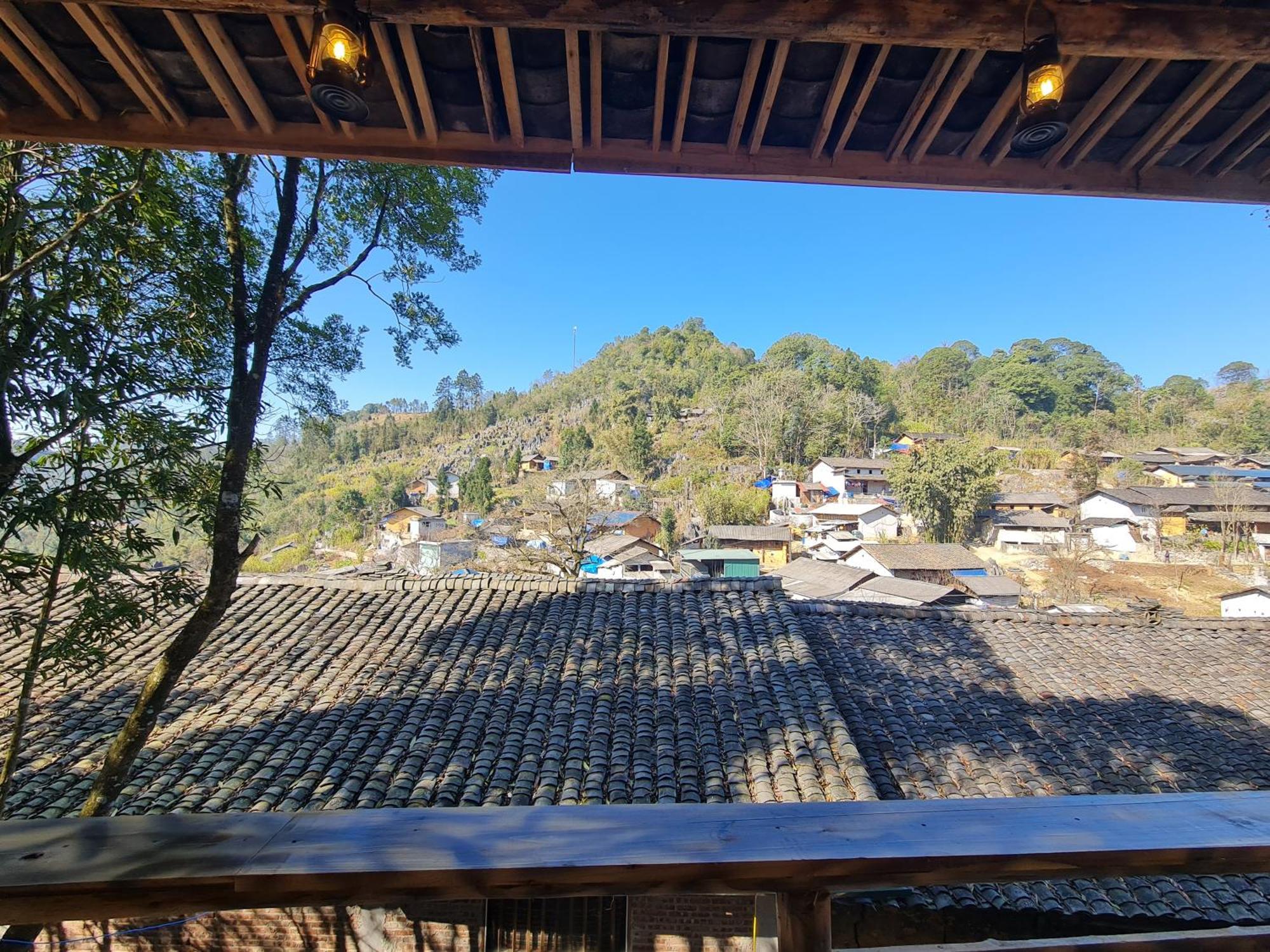 Nha Co Lao Xa Homestay Hmong & Bungalow Air Conditioner Dong Van  Eksteriør billede