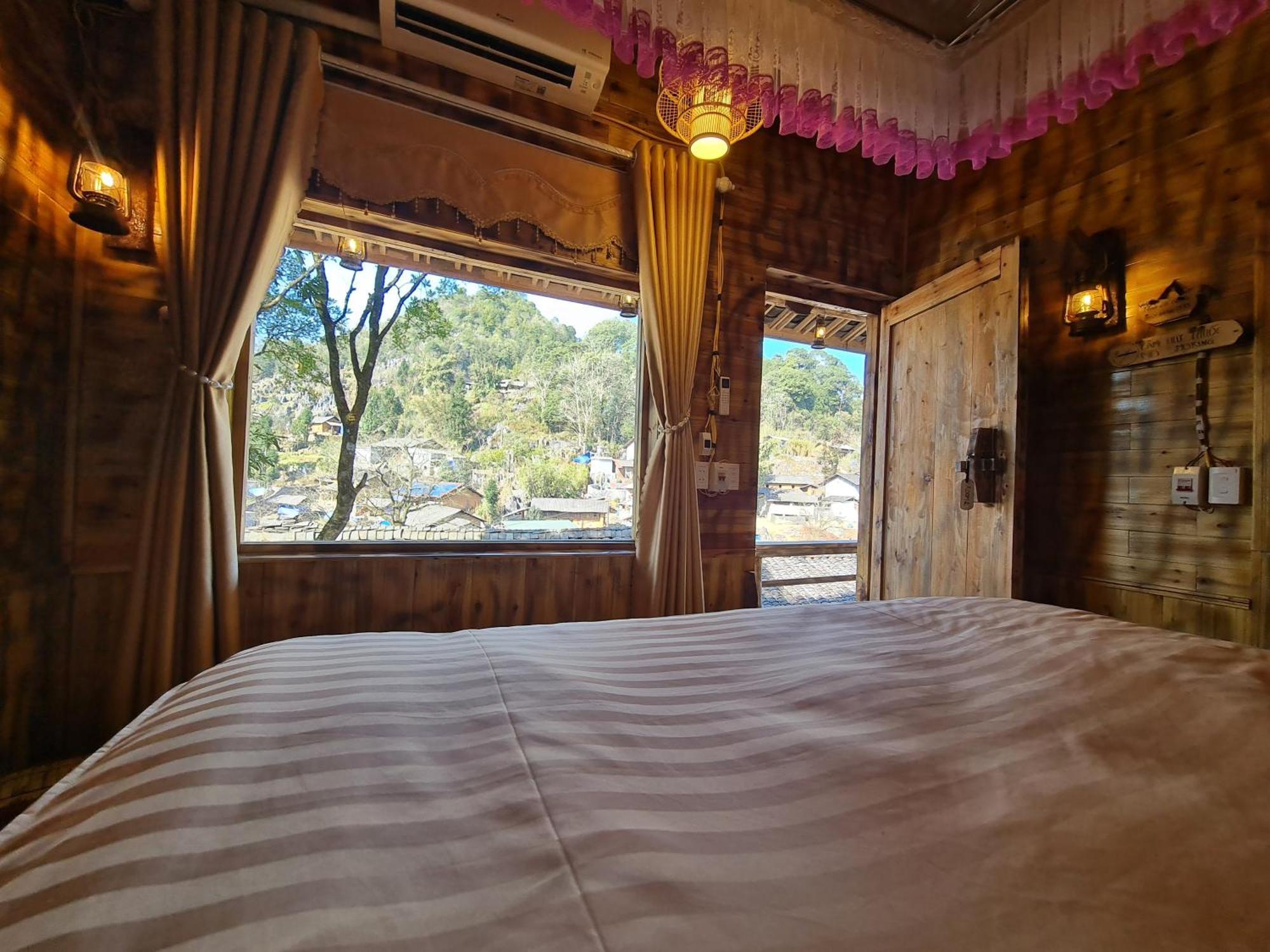 Nha Co Lao Xa Homestay Hmong & Bungalow Air Conditioner Dong Van  Eksteriør billede
