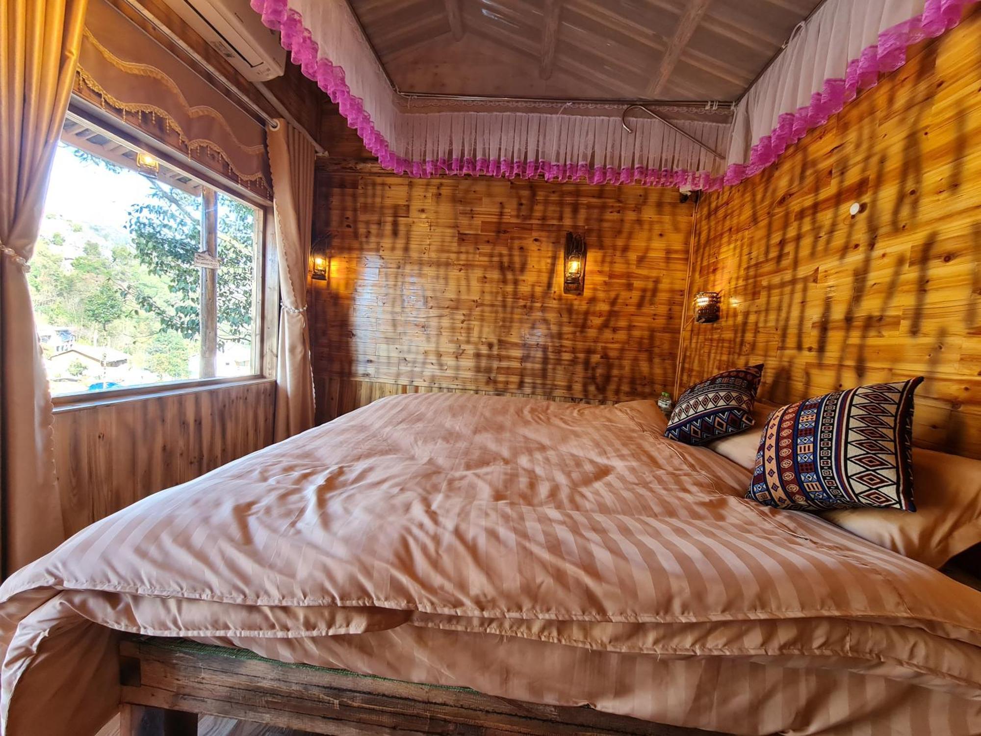 Nha Co Lao Xa Homestay Hmong & Bungalow Air Conditioner Dong Van  Eksteriør billede