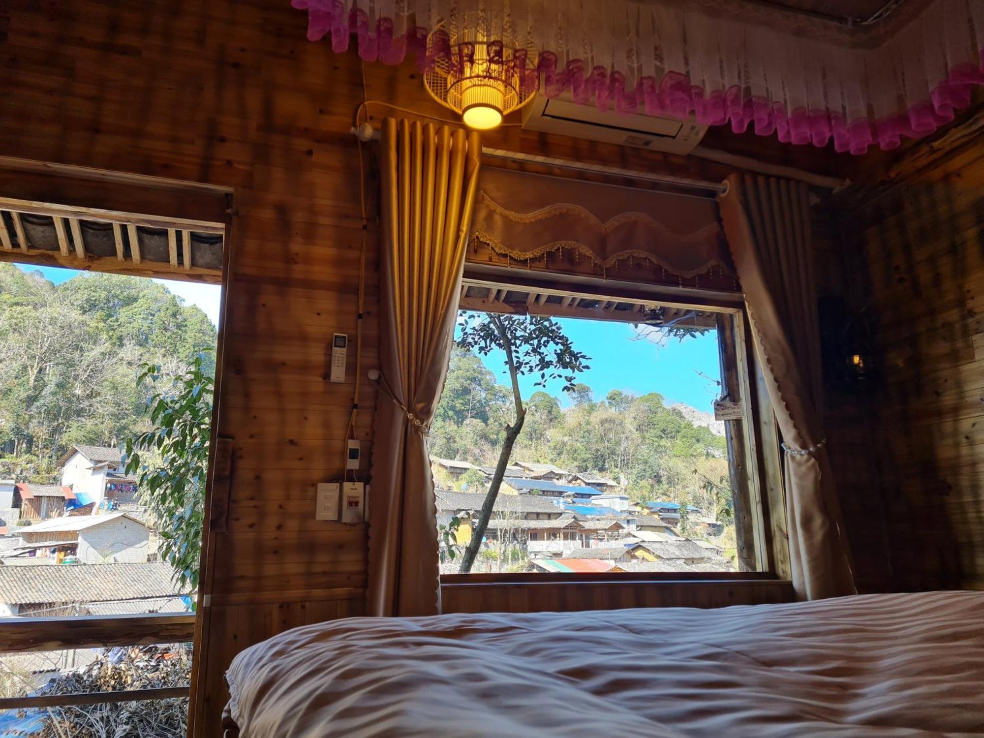 Nha Co Lao Xa Homestay Hmong & Bungalow Air Conditioner Dong Van  Eksteriør billede