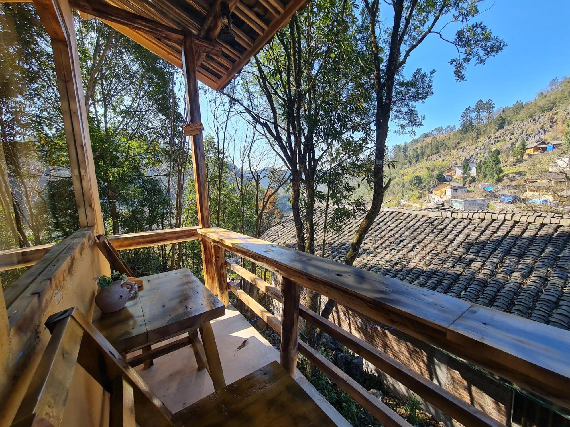 Nha Co Lao Xa Homestay Hmong & Bungalow Air Conditioner Dong Van  Eksteriør billede
